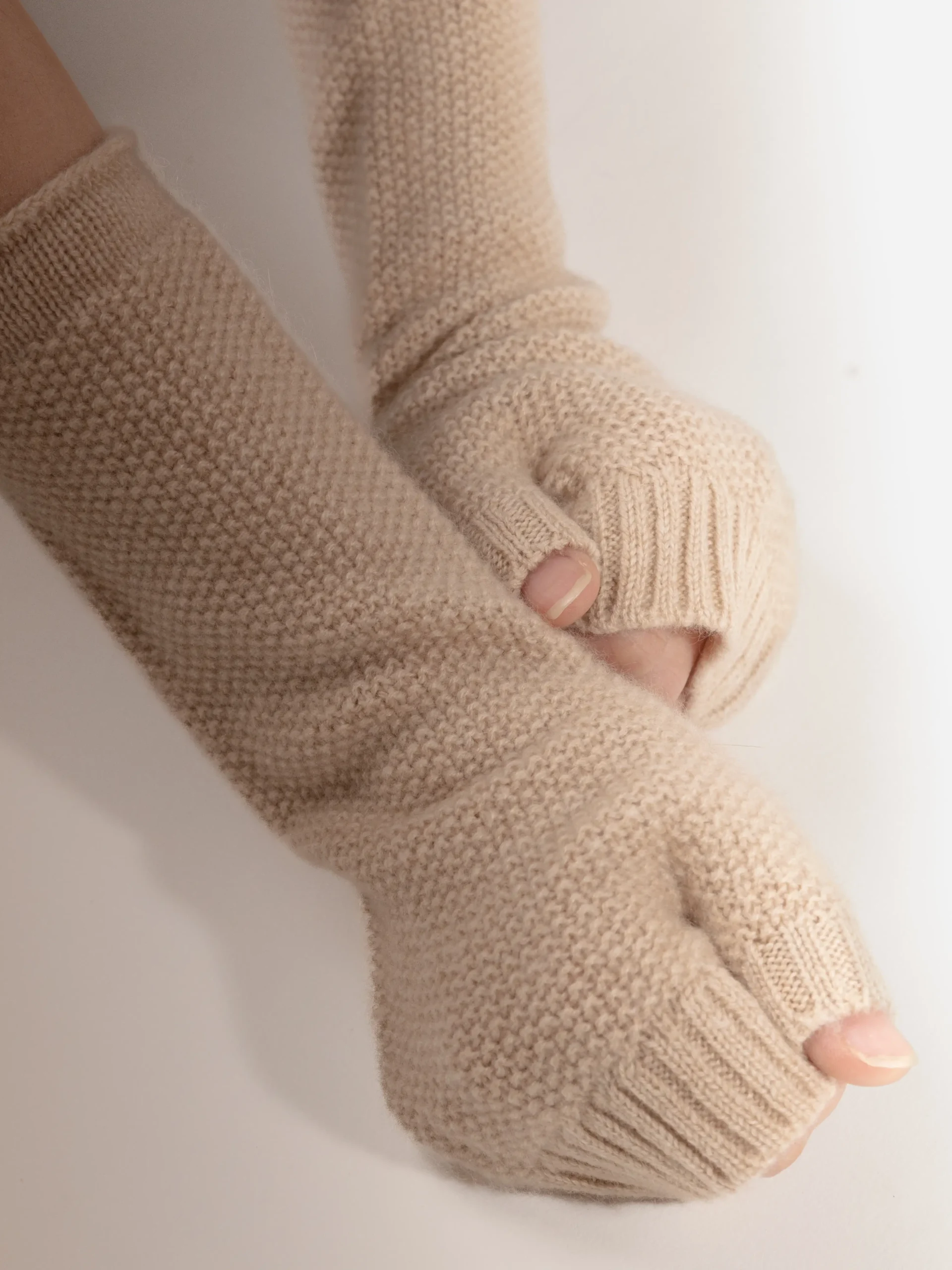 MITAINES POINT DE RIZ | CACHEMIRE | BEIGE – Image 2